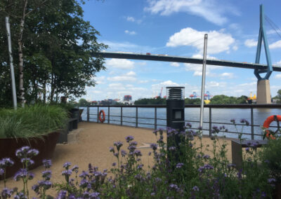 Pausenplatz an der Elbe